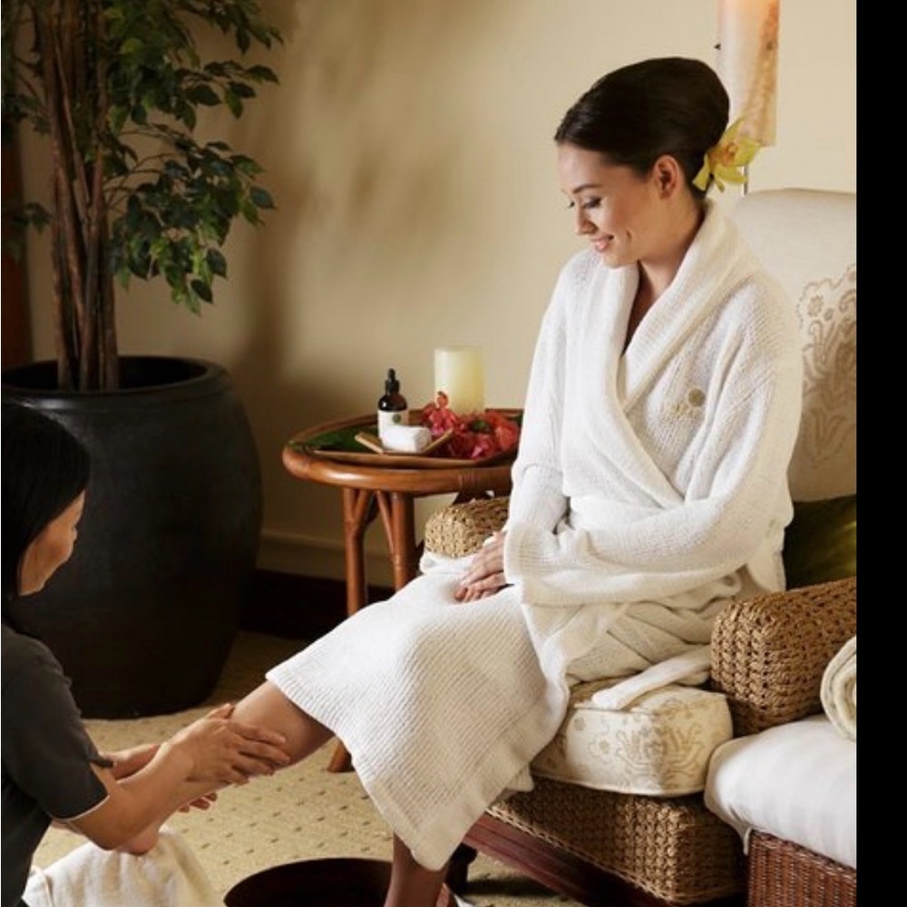 The Kahala Luxury spa bathrobe One Size Fits Most - Picture 2 of 5